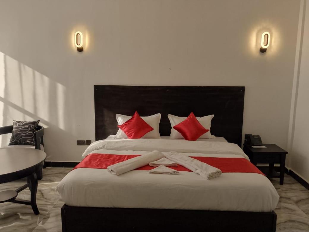 Water Pavilion Hotel Keroka Dış mekan fotoğraf
