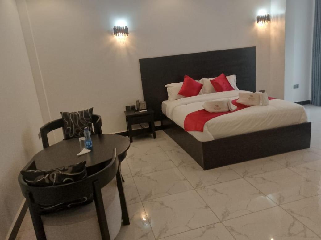 Water Pavilion Hotel Keroka Dış mekan fotoğraf